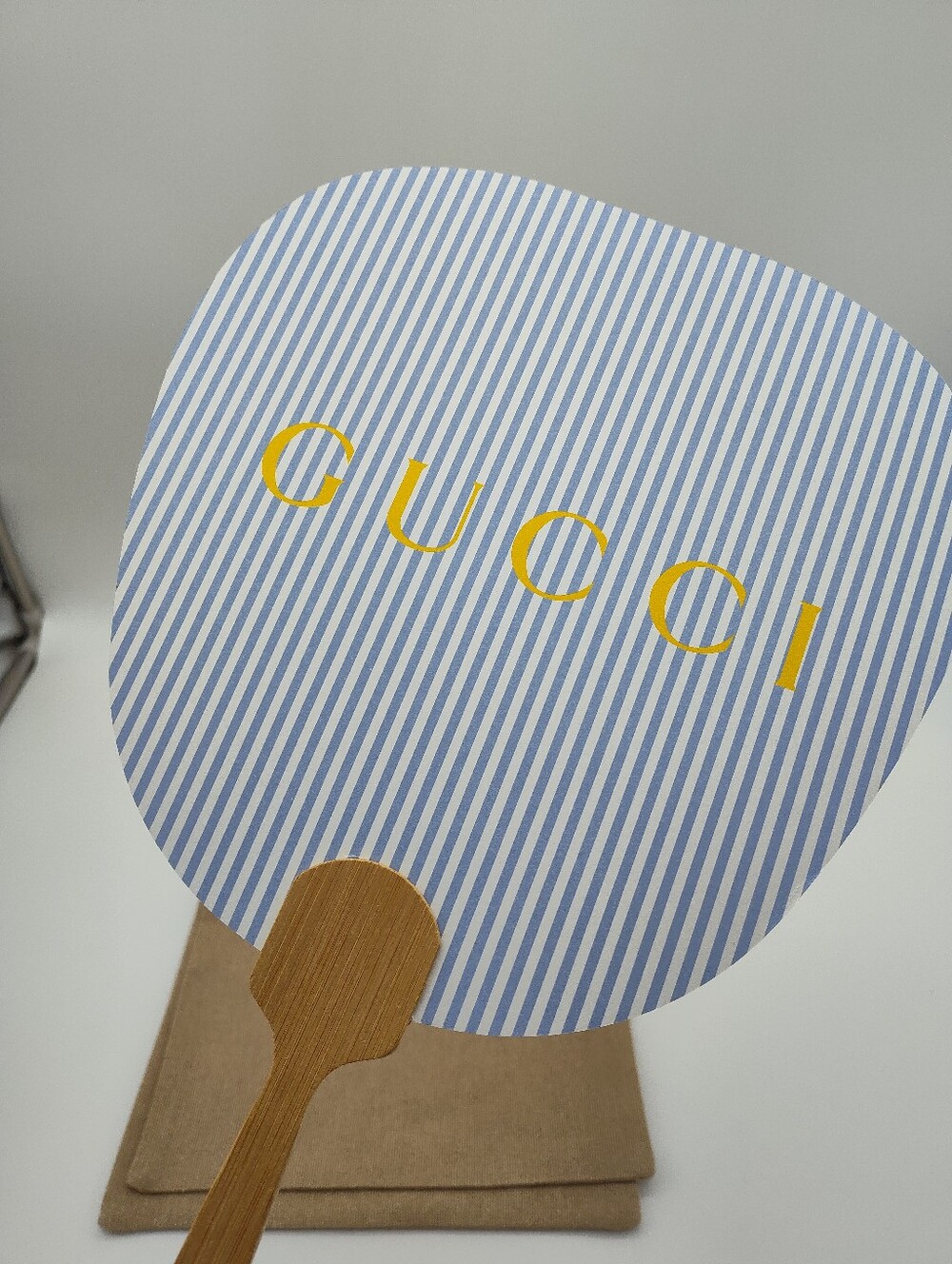 GUCCI 2023 Summer Novelty Fan Japan Limited Edition Rare Blue Stripe Bamboo Fan - Picture 3 of 9